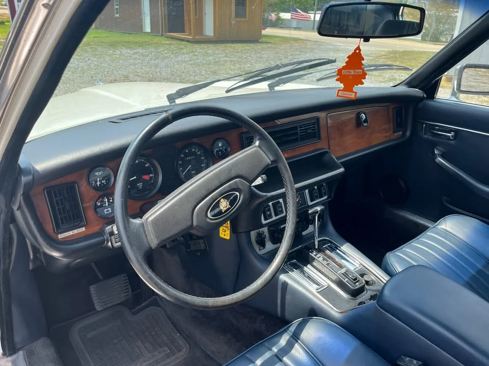 1982 Jaguar XJ Series 3 - Image 9 of 15