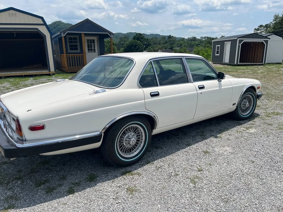 1982 Jaguar XJ Series 3 - Image 6 of 15