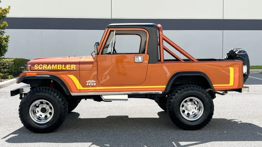 1982 Jeep CJ8 Scrambler - Image 2 of 31