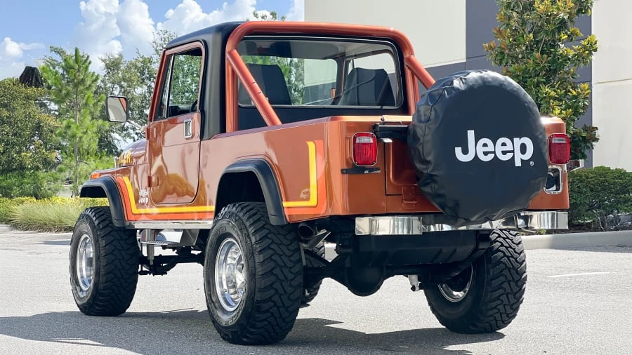 1982 Jeep CJ8 Scrambler - Image 10 of 31