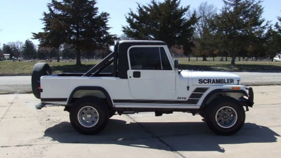 1982 Jeep CJ8 Scrambler - Image 2 of 8