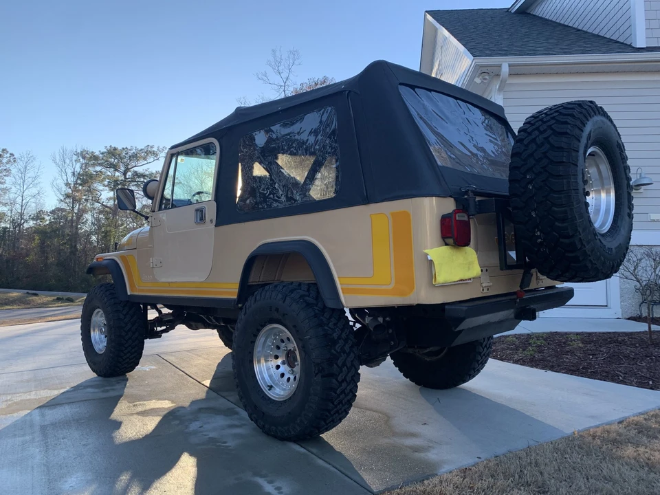 1982 Jeep CJ8 Scrambler - Image 7 of 31