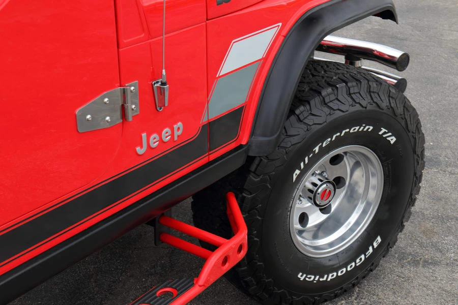 1982 Jeep CJ8 Scrambler - Image 13 of 31