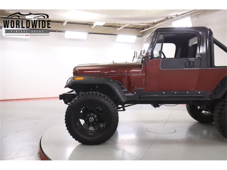 1982 Jeep CJ8 Scrambler - Image 7 of 31