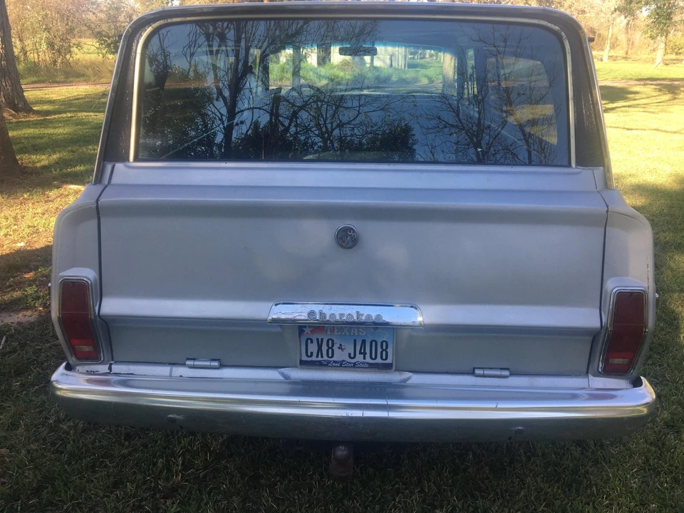 1982 Jeep SJ Cherokee - Image 10 of 31