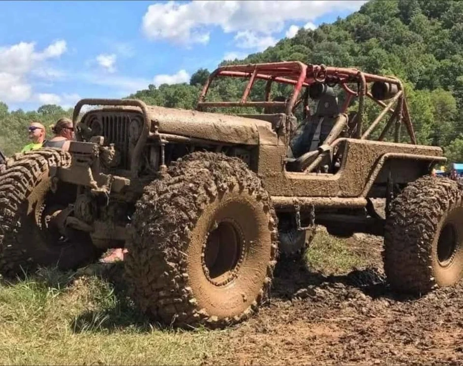 1982 Jeep SJ Gladiator - Image 9 of 10