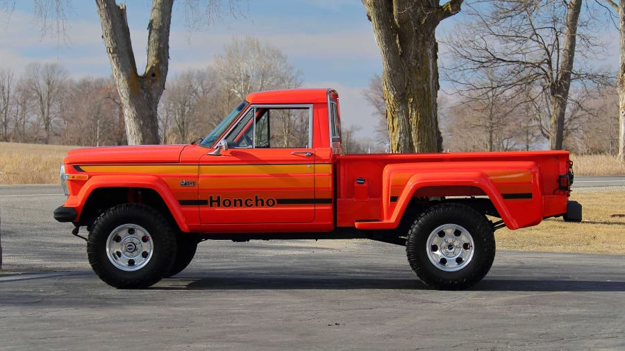 1982 Jeep SJ Gladiator - Image 2 of 24