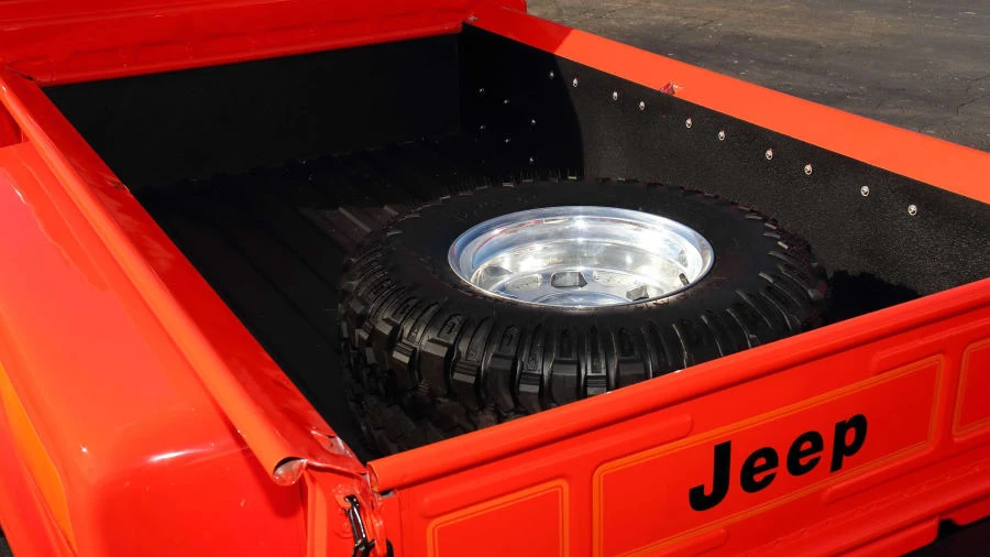 1982 Jeep SJ Gladiator - Image 17 of 24