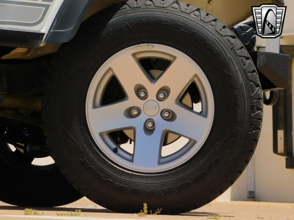 1982 Jeep CJ8 Scrambler - Image 10 of 12