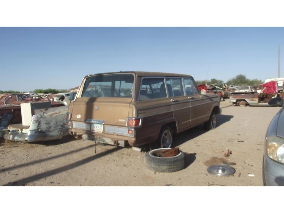 1982 Jeep SJ Wagoneer - Image 2 of 2