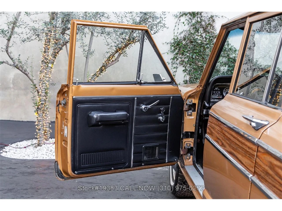 1982 Jeep SJ Wagoneer - Image 15 of 31