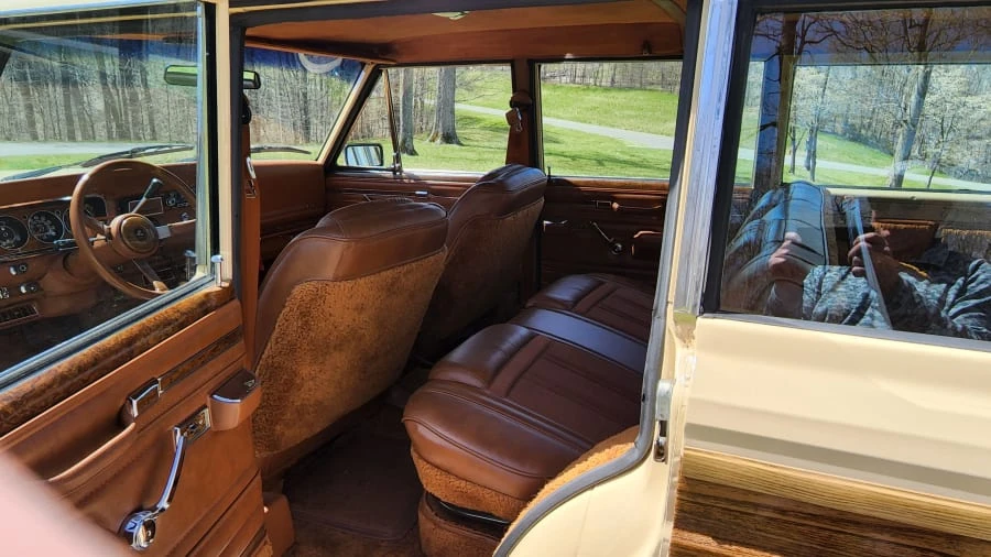 1982 Jeep SJ Wagoneer - Image 5 of 12