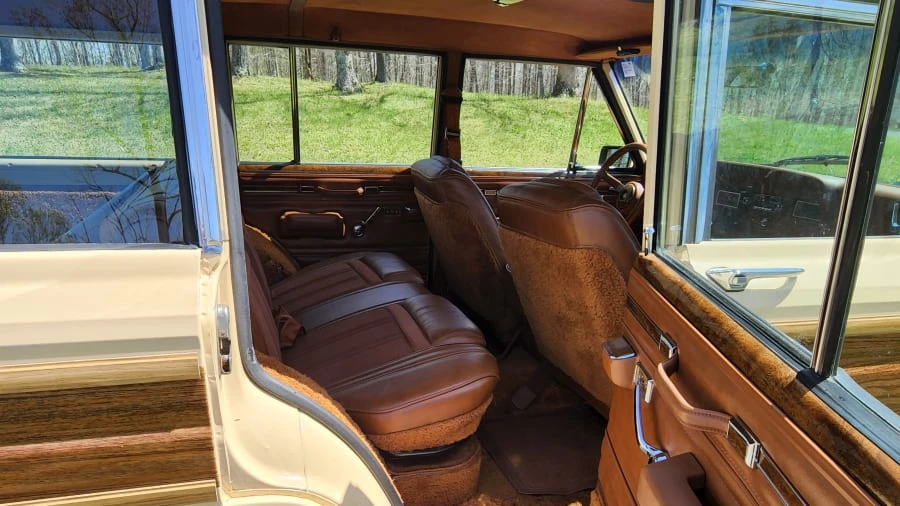 1982 Jeep SJ Wagoneer - Image 6 of 12