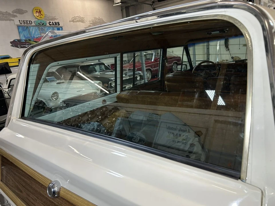 1982 Jeep SJ Wagoneer - Image 18 of 21