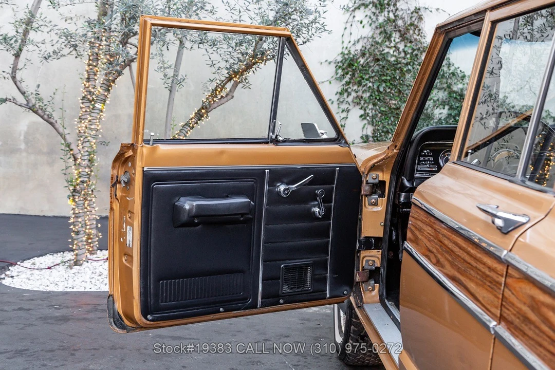 1982 Jeep SJ Wagoneer - Image 17 of 31