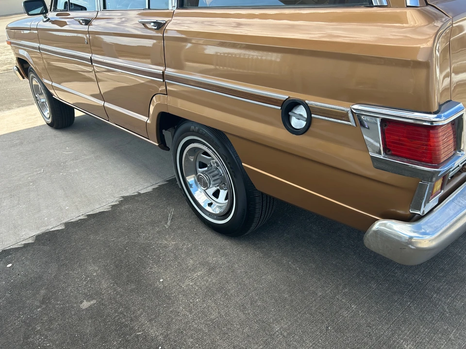 1982 Jeep SJ Wagoneer - Image 14 of 31