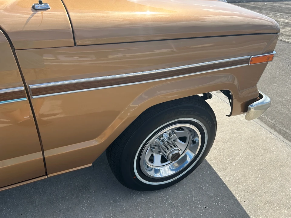 1982 Jeep SJ Wagoneer - Image 19 of 31