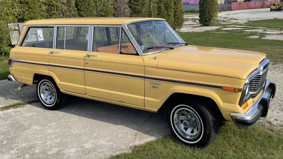 1982 Jeep SJ Wagoneer - Image 9 of 10