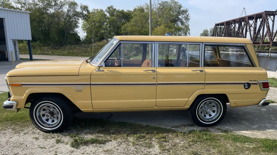 1982 Jeep SJ Wagoneer - Image 2 of 10
