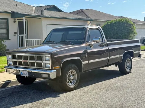 1982 GMC K2500 Sierra Classic 3/4 Ton Pickup Truck