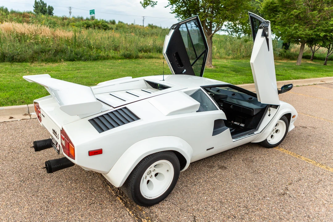 1982 Lamborghini Countach LP400 S - Image 9 of 31