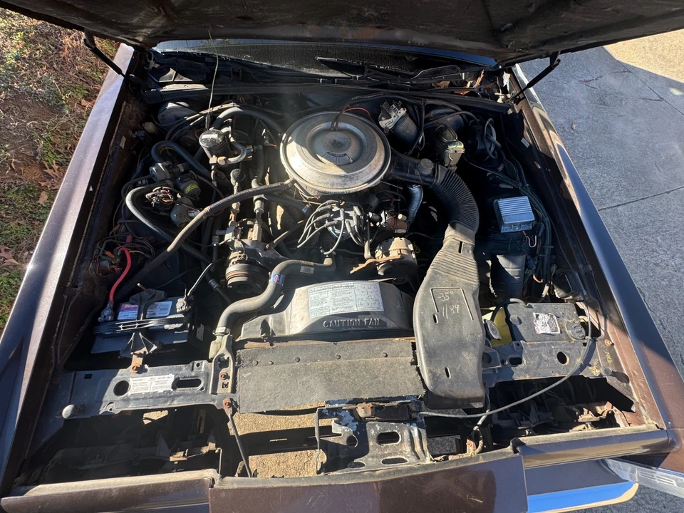 1982 Lincoln Continental 7th Gen - Image 8 of 21