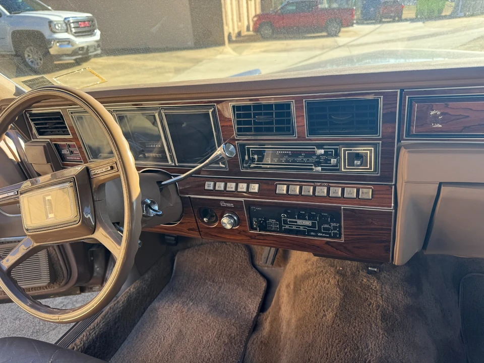 1982 Lincoln Continental 7th Gen - Image 14 of 21