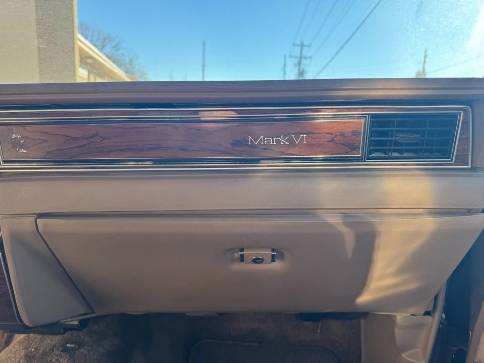 1982 Lincoln Continental 7th Gen - Image 13 of 21