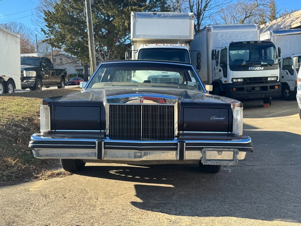 1982 Lincoln Continental 7th Gen - Image 3 of 21