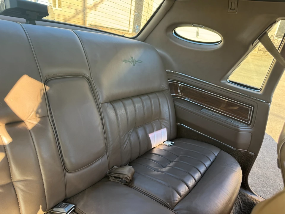 1982 Lincoln Continental 7th Gen - Image 12 of 21