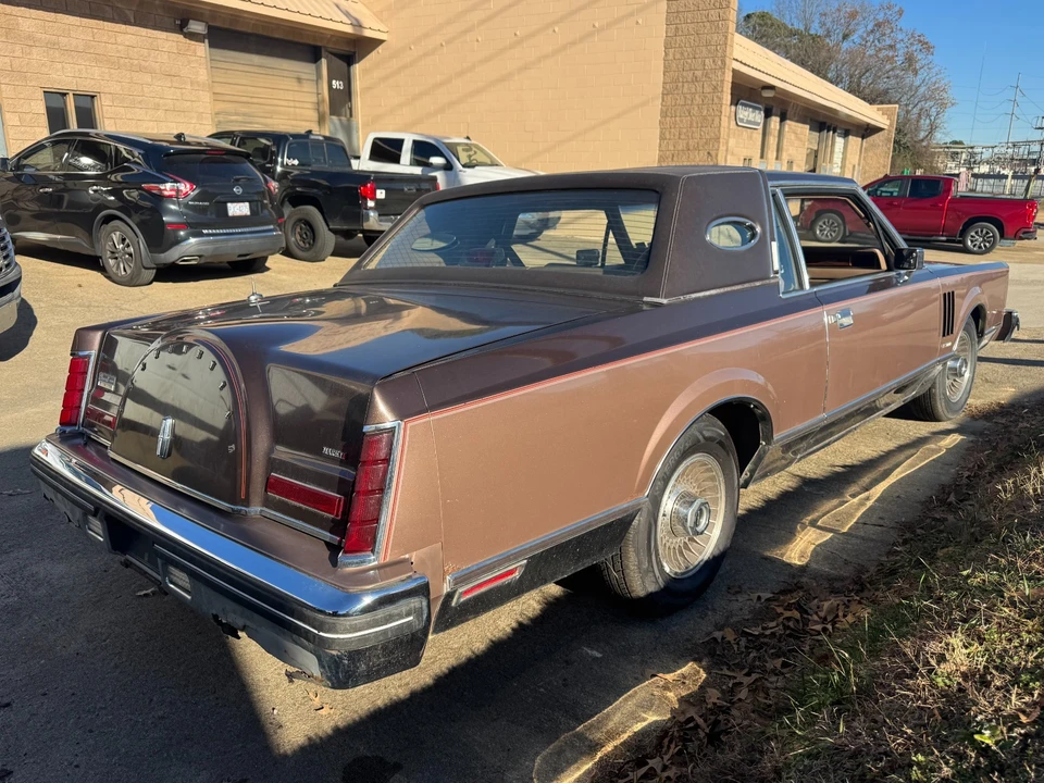 1982 Lincoln Continental 7th Gen - Image 7 of 21