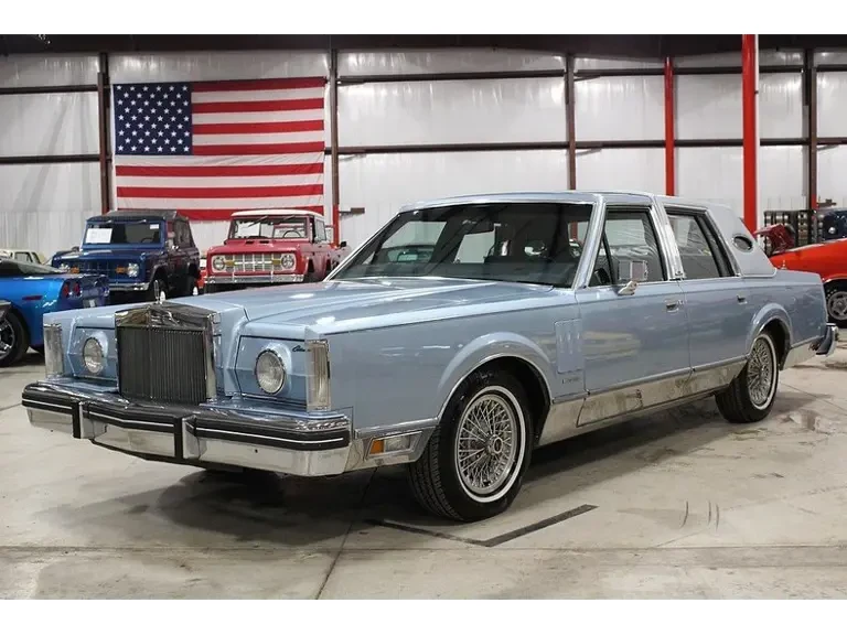 1982 Lincoln Continental 7th Gen - Image 2 of 2