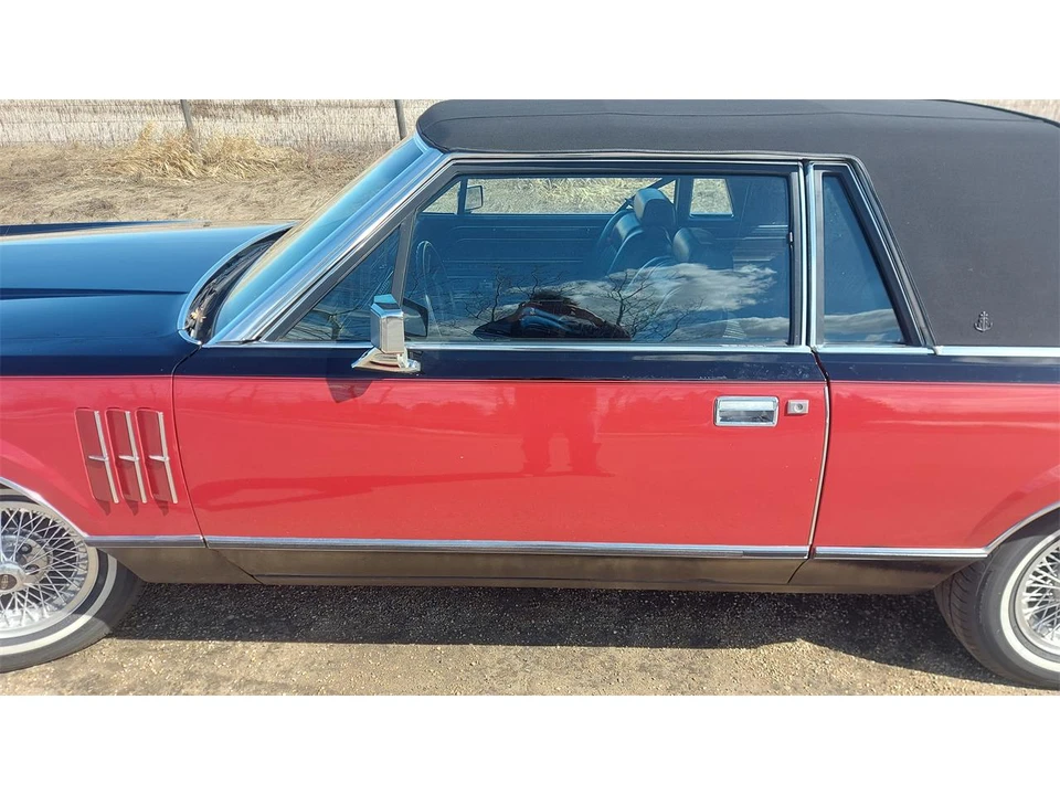 1982 Lincoln Continental Mark VI - Image 10 of 31