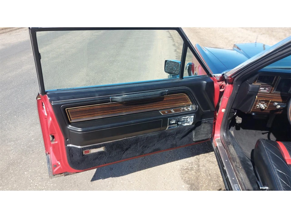 1982 Lincoln Continental Mark VI - Image 24 of 31