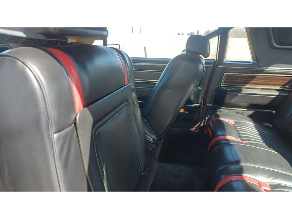 1982 Lincoln Continental Mark VI - Image 29 of 31