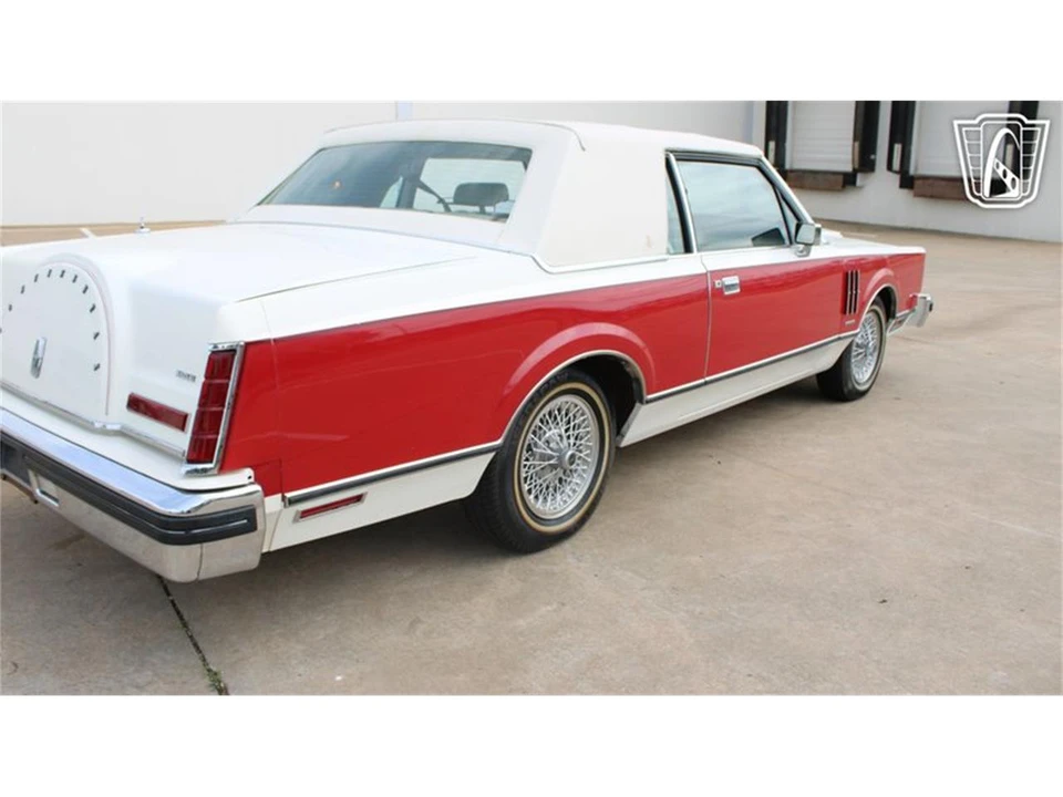 1982 Lincoln Continental Mark VI - Image 14 of 31