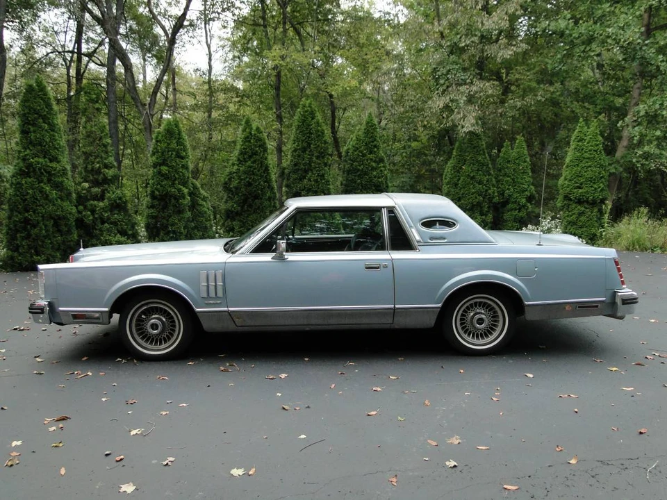 1982 Lincoln Continental Mark VI - Image 2 of 21
