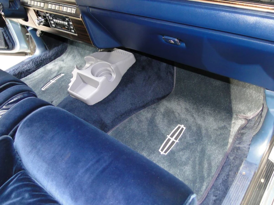 1982 Lincoln Continental Mark VI - Image 9 of 21