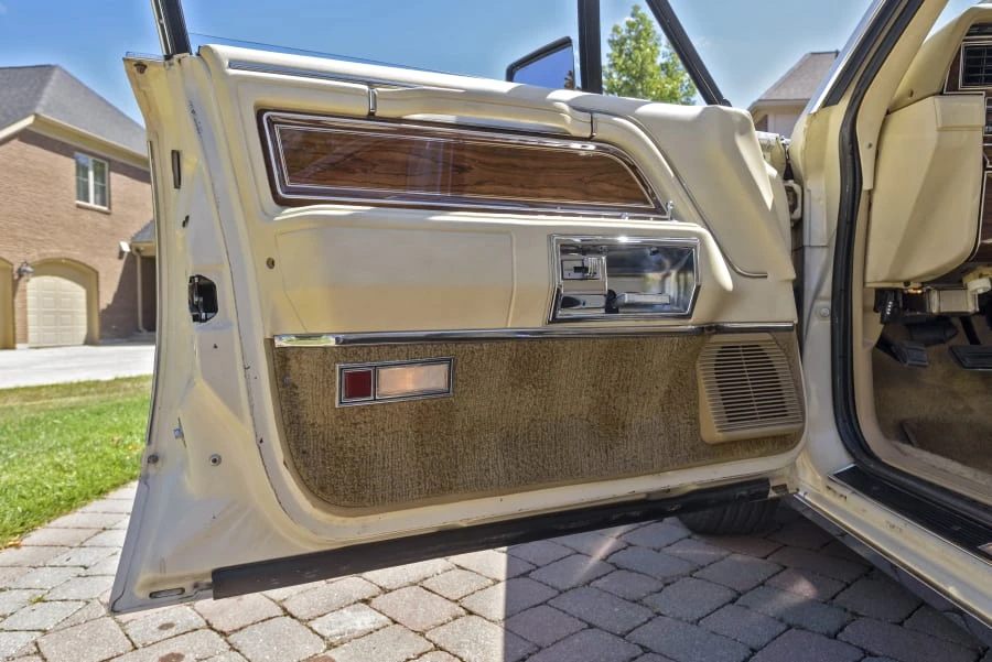 1982 Lincoln Continental Mark VI - Image 24 of 31