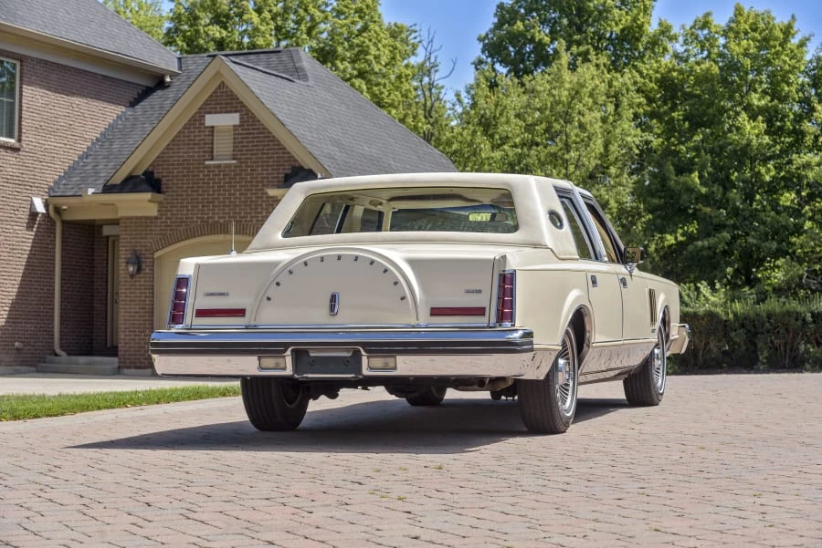 1982 Lincoln Continental Mark VI - Image 3 of 31