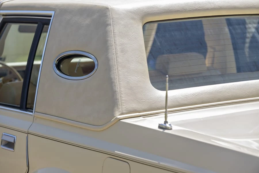 1982 Lincoln Continental Mark VI - Image 10 of 31