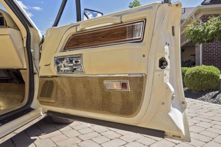 1982 Lincoln Continental Mark VI - Image 21 of 31