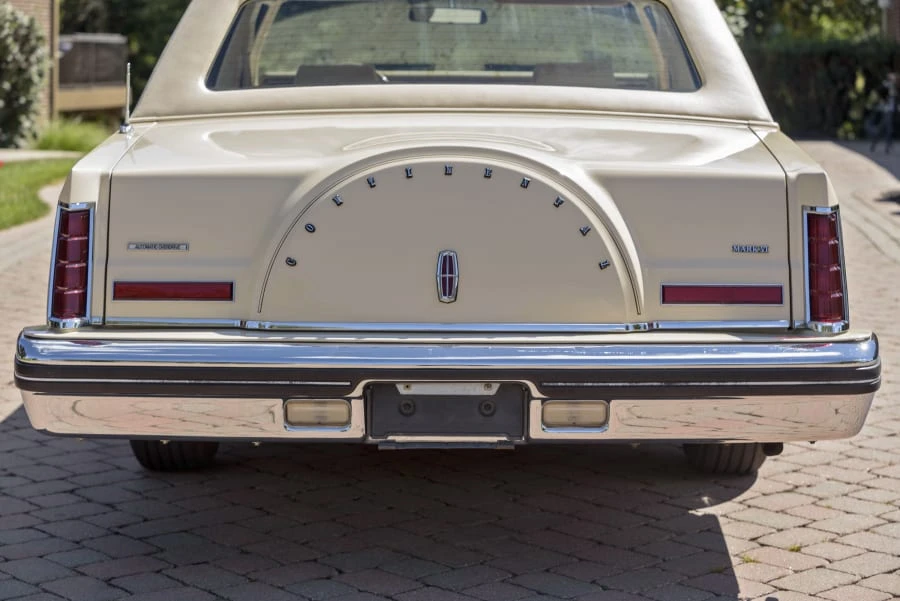 1982 Lincoln Continental Mark VI - Image 12 of 31