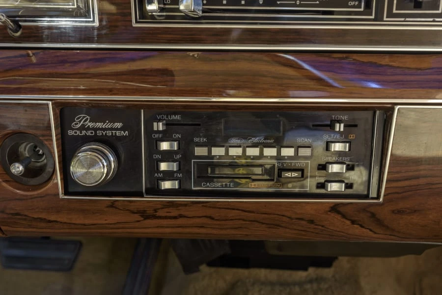 1982 Lincoln Continental Mark VI - Image 31 of 31