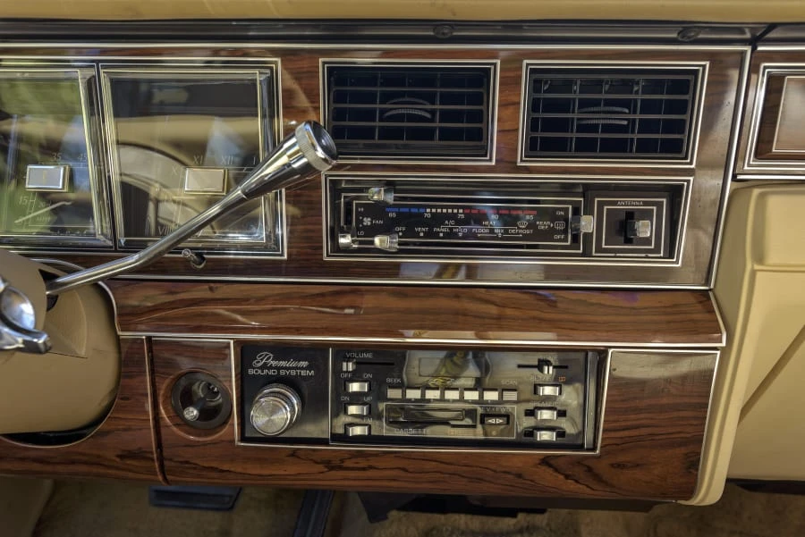 1982 Lincoln Continental Mark VI - Image 30 of 31