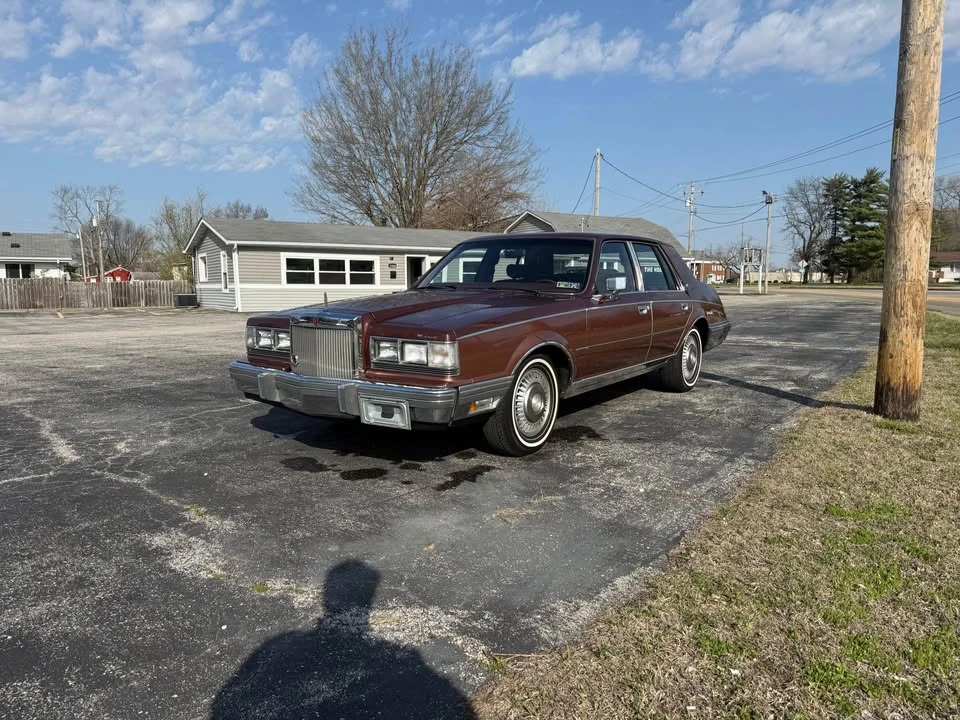 1982 Lincoln Continental 7th Gen - Image 2 of 12
