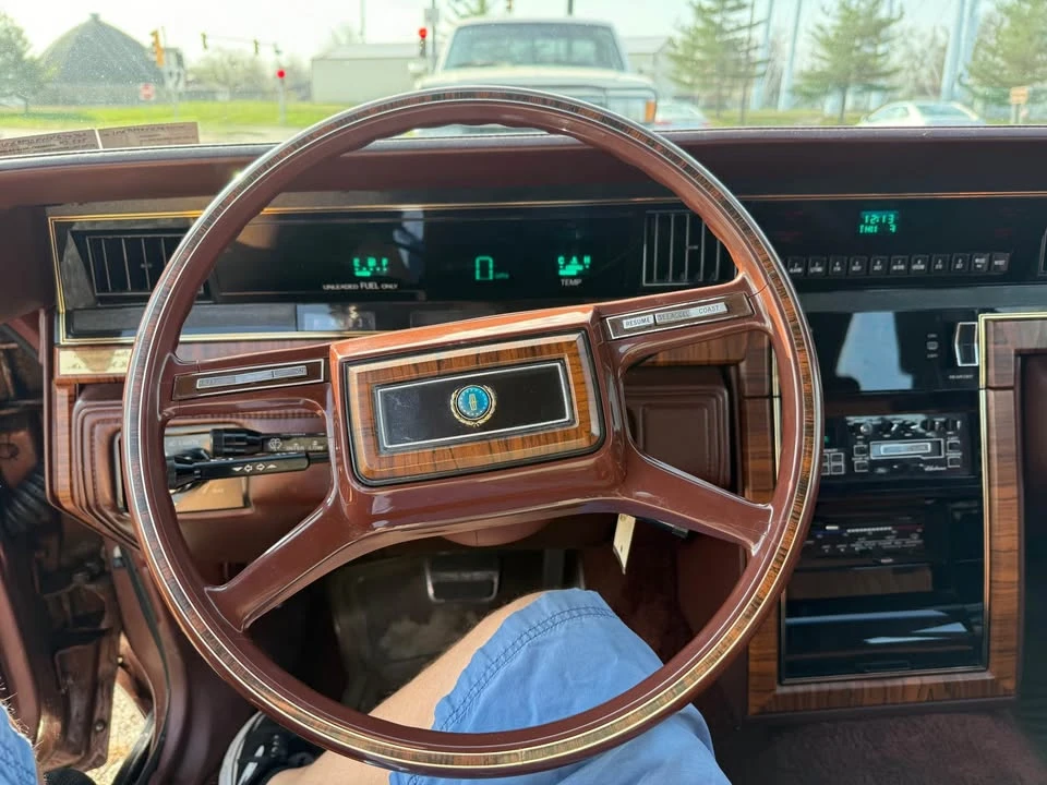 1982 Lincoln Continental 7th Gen - Image 7 of 12
