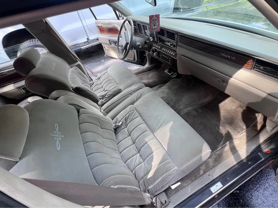 1982 Lincoln Continental 7th Gen - Image 10 of 15