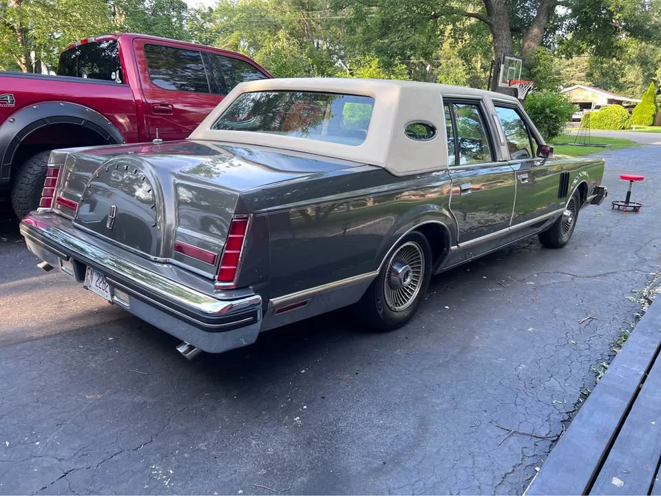 1982 Lincoln Continental 7th Gen - Image 5 of 15