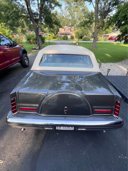 1982 Lincoln Continental 7th Gen - Image 4 of 15